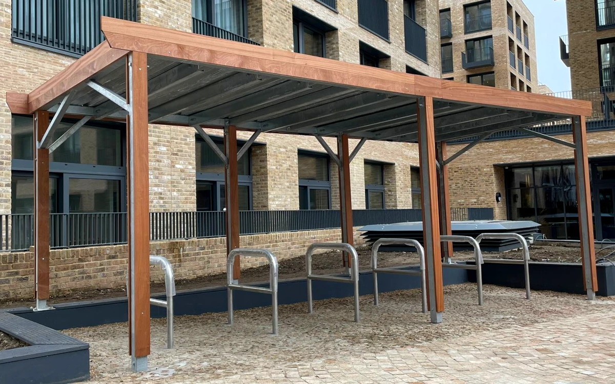 Open faced 12 space sapele Amazon Eco shelter with raised posterior uprights