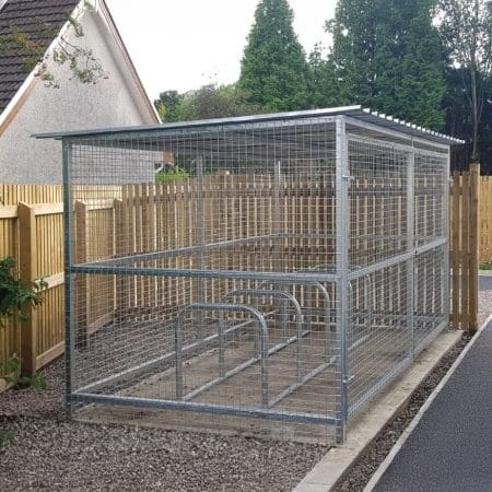10 Space Cambridge Shelter with Mesh Cladding and Gate